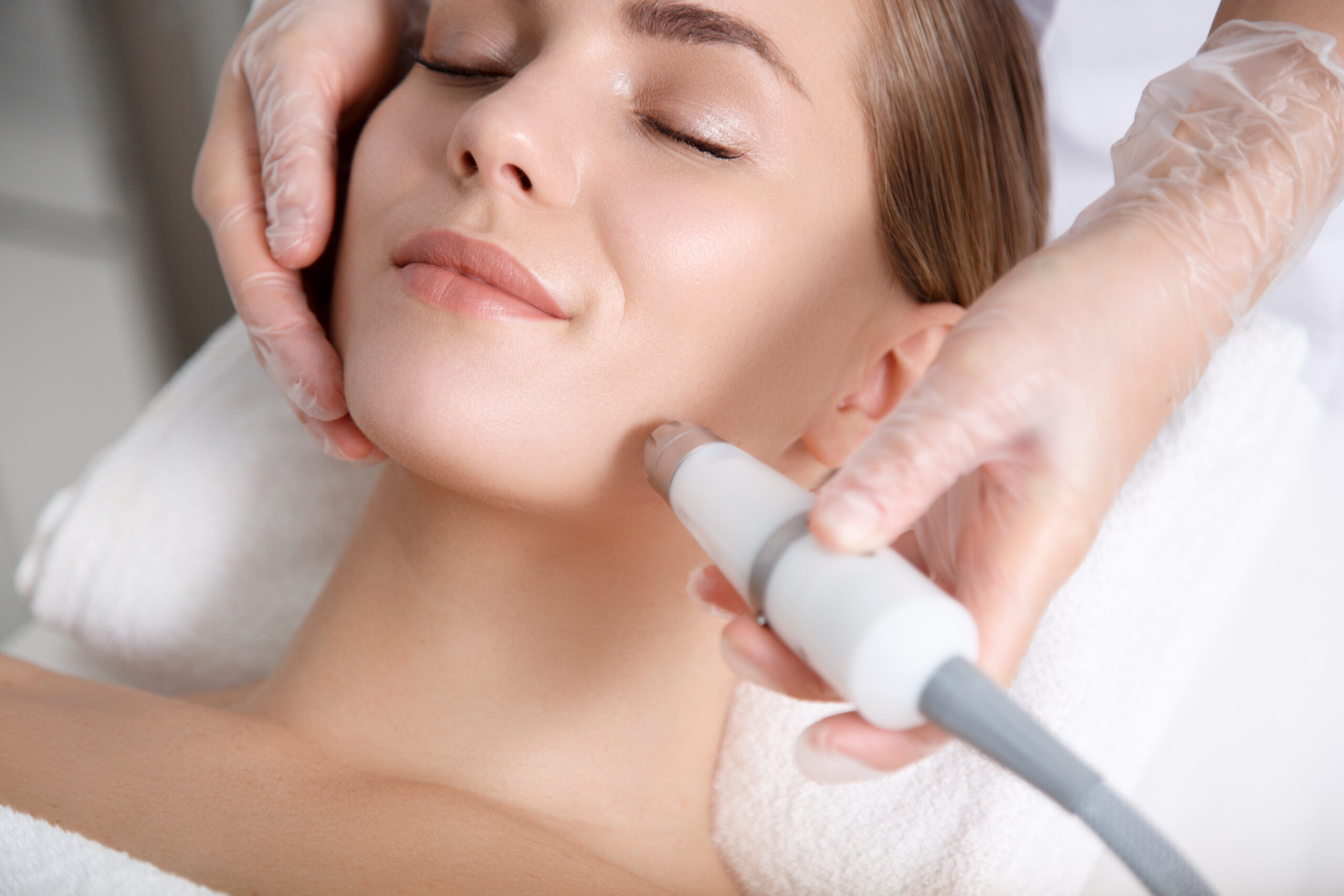 An aesthetic clinic gives a skin treatment and Lymphatic Drainage Massage